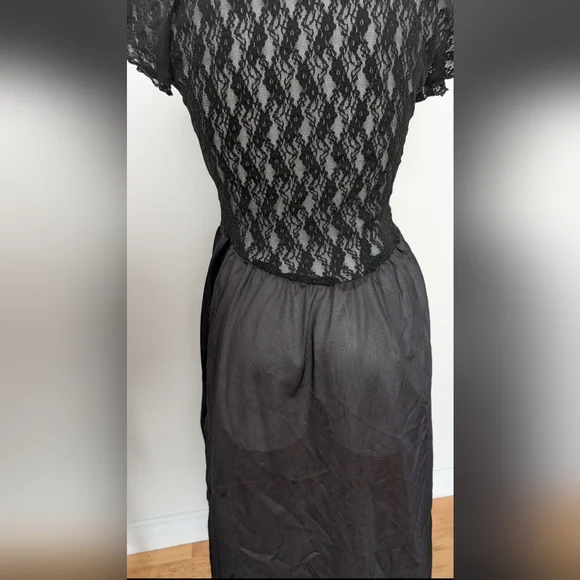 Avon Black Lace Robe - Picture 3 of 4